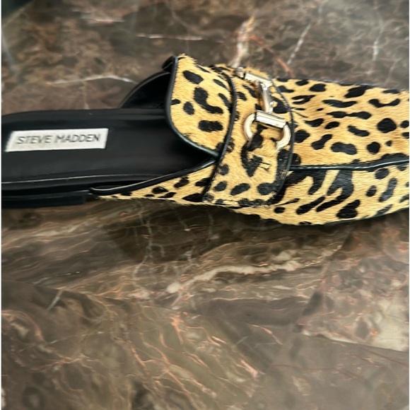 Steve Madden Leopard Print mules w gold bar - Picture 5 of 7